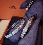 AAA Replica Hermes Kelly Diamond Paved 925 Silver Bracelet 